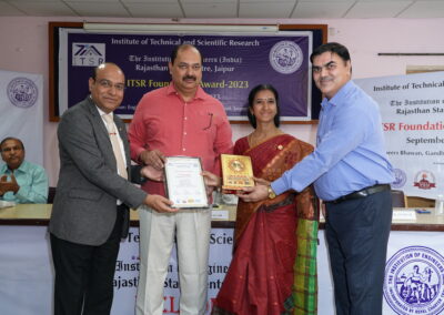 Dr. R. Gayathri <br>Best Faculty Award  <br>Rajalakshmi Engineering College, Chennai