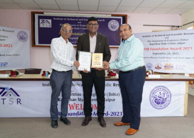 Dr. Vinesh Agrawal <br>Excellence in Academic Leadership Award <br>Sangam University, Bhilwara