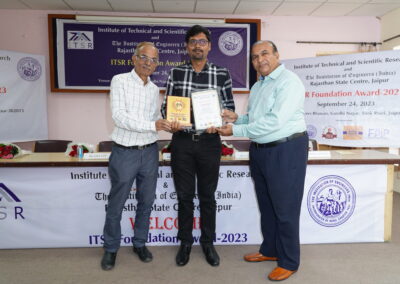 Dr Gireesh Kumar <br>Best Researcher Award <br>Manipal University Jaipur