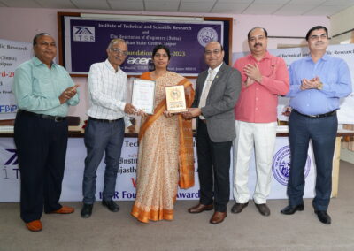 Dr. Pratistha Mathur <br>Best Faculty Award <br>Manipal University Jaipur
